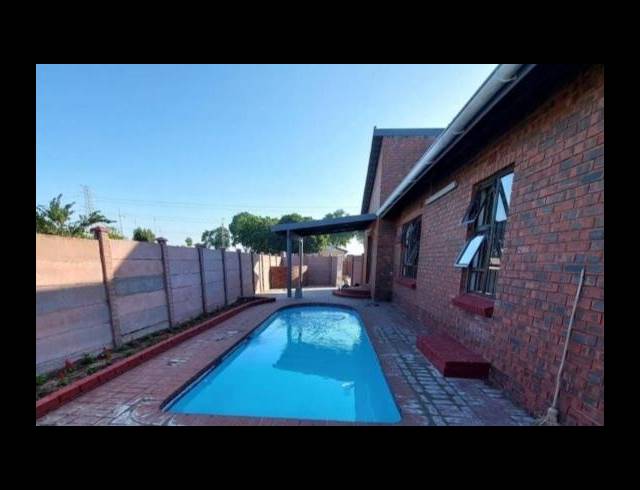 4 BEDROOM HOUSE FOR SALE IN BRACKENHAM